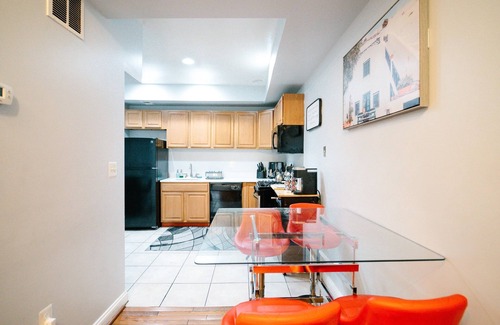 Park View House | Spacious, Relaxing & Gorgeous 5 Bed 4 Bath Entire House in DC!