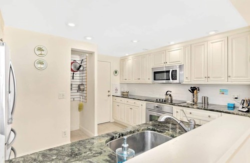 St. Augustine Beach Condo | Spacious Remodel|Bikes|Steps to Beach