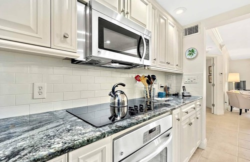 St. Augustine Beach Condo | Spacious Remodel|Bikes|Steps to Beach