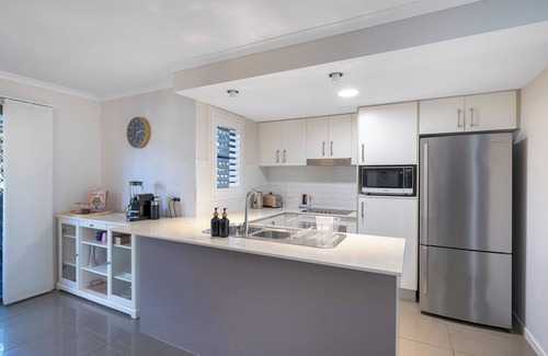 Morningside Apartment | Spacious Renovated Townhouse with Free Parking