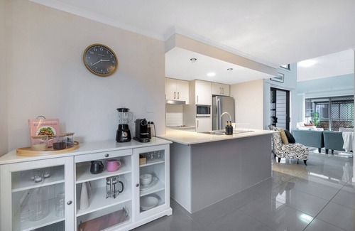 Morningside Apartment | Spacious Renovated Townhouse with Free Parking