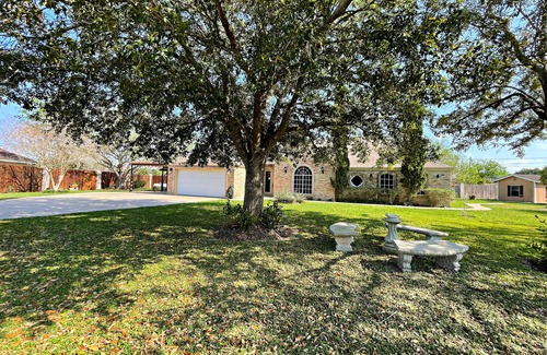 Brownsville House | Spacious Rental for Business Travelers & Family Getaways!
