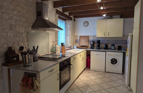 Angeduc Cottage | Spacious rental with heated pool, WIFI and pets allowed