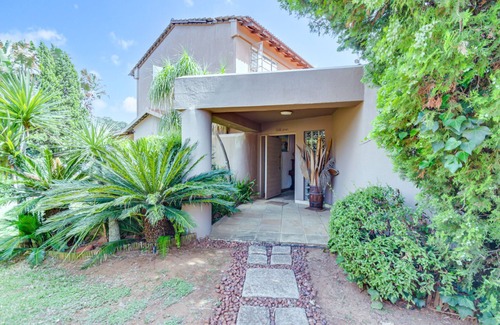 Gallo Manor House | Spacious retreat in Morningside