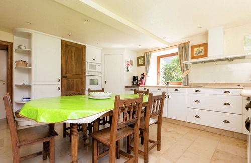 Rendeux Villa | Spacious Retreat in Warizy