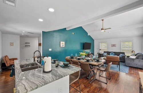 Lakeside House | Spacious Retreat near the Lake! w/Outdoor Playroom