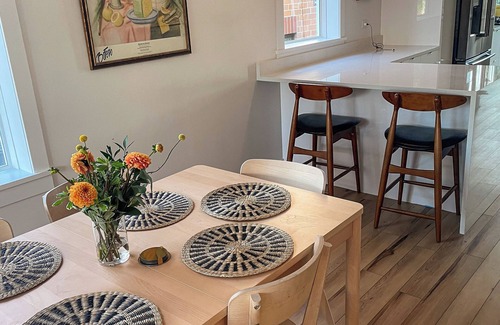 Logan Square Apartment | Spacious Retro Apartment in Logan Square