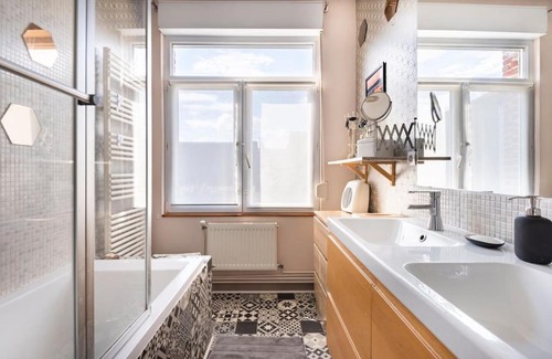 Lille Sud House | spacious room in tastefully decorated house