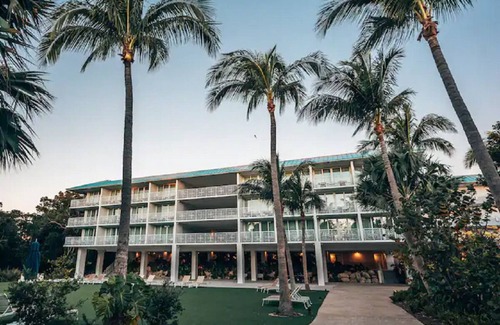 Rock Harbor Hotel | Spacious Room w/Private Beach Access & Tranquil Garden Surroundings