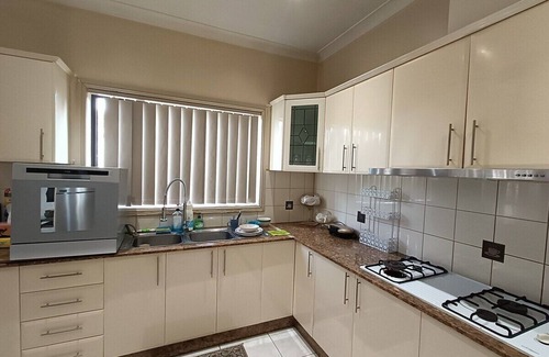 Merrylands House | Spacious Room with Balconyn