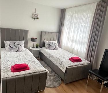 Shadwell House | Spacious rooms for rent 10 min from Tower Bridge