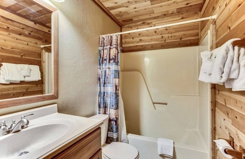 Sunny Slope House | Spacious Rustic Cabin, w Deep Powder, w/Mountain Views