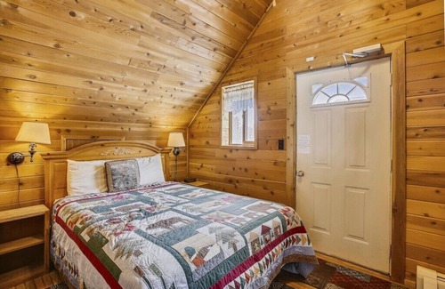 Sunny Slope House | Spacious Rustic Cabin, w Deep Powder, w/Mountain Views