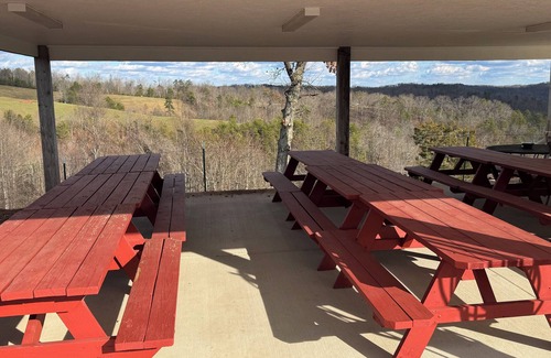 Fraziers Bottom House | Spacious RV with WiFi and HVAC in pleasant Winfield WV