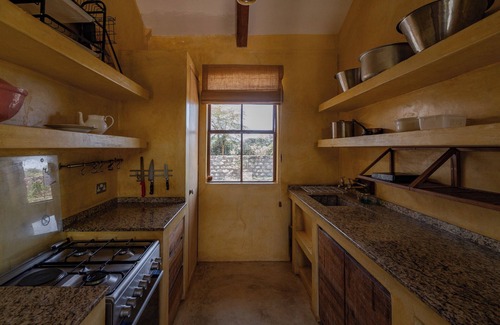 Naivasha House | Spacious safari villa with 3 suites, gardens, and wildlife views on Lake Naivasha.