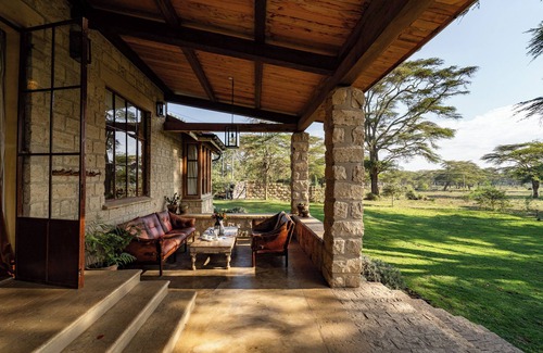Naivasha House | Spacious safari villa with 3 suites, gardens, and wildlife views on Lake Naivasha.