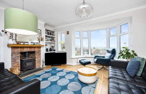 Brighton House | Spacious Saltdean Seaside Home Ample Free Parking Pass The Keys