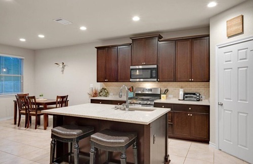 San Marcos House | Spacious San Marcos Retreat w/Fire Pit, Pool Table & Near TXST + Outlet Mall