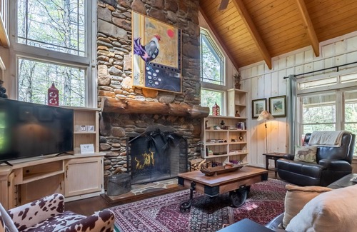 Sapphire Cottage | Spacious Sapphire Home w/ Fire Pit & Pool Access