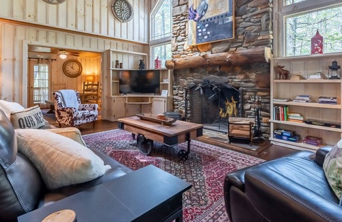 Sapphire Cottage | Spacious Sapphire Home w/ Fire Pit & Pool Access