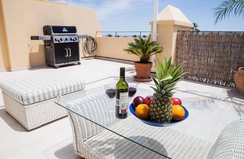 Torremolinos House | Spacious Sea View Penthouse with Sea View, Wi-Fi & Terrace
