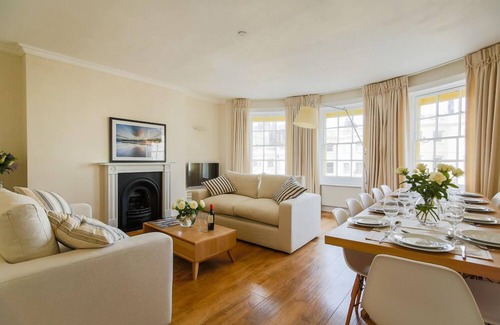 Hove Apartment | Spacious Sea View Maisonette (sleeps up to 12) by MyHolidayLet