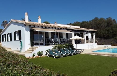 Binibeca Villa | Spacious Sea View Holiday Villa, Walk to Beach, Ideal for Families & Remote Work