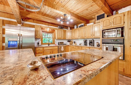 Sebring Cabin | Spacious Sebring Family Cabin w/Fun Barn + Yard!