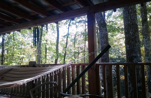 Clayton Cabin | Spacious & Secluded 2 Story by Tranquil Creek, Lovingly Decorated + WiFi