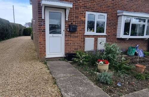New Forest District Apartment | Spacious self contained flat in superb location