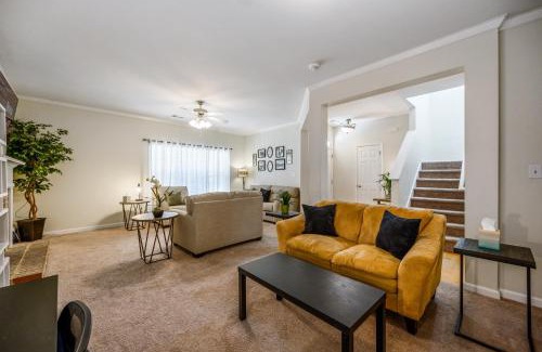 Acworth House | Spacious Serene 3BR Near LakePoint & DT Acworth