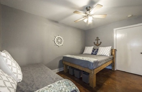Higden House | Spacious, Serene Greers Ferry Lake Getaway w/ lake access