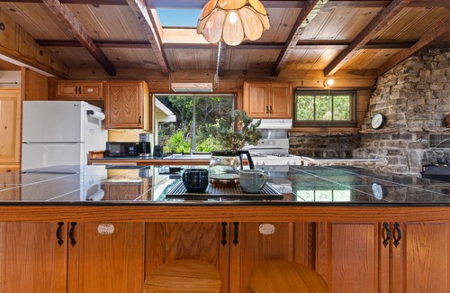 Tamalpais-Homestead Valley House | Spacious Serene Sanctuary-Minutes to SF/Muir Woods