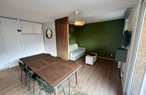 Allos Apartment | Spacious ski apartment for 7P, sauna pool