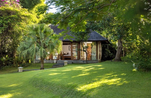 Berawa Villa | Spacious & sleek contemporary villa near Canggu