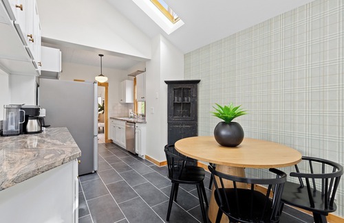 Edgewater House | Spacious Sloan’s Lake Stay - Luxury - Fire Pit - Dogs - EV - Bidet - Desks