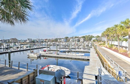 St. James Apartment | Spacious Southport Condo with Balcony!
