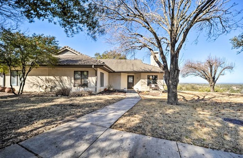 Barton Creek Lakeside Cottage | Spacious Spicewood Cottage, Close to Golfing!