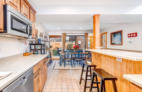 Cottonwood Heights House | Spacious split-level townhome with private hot tub & game room -close to canyons