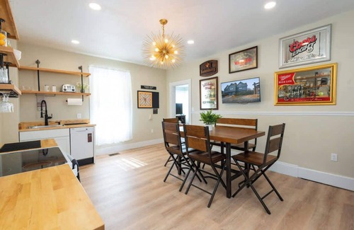 Beverly Condo | *Spacious Spooky 3BR Home|Salem+Beverly|Parking