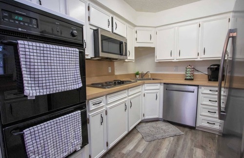 Fort Worth House | Spacious Stay for 16 - Central Fort Worth