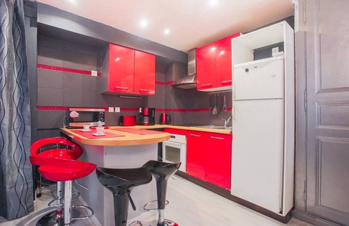 Clermont Ferrand City Centre Apartment | Spacious studio for 4