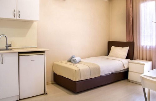 Old Town Apartment | Spacious Studio Flat in Izmir Konak