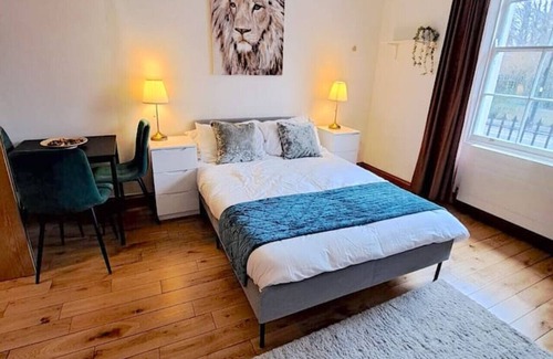 Angel Apartment | Spacious Studio Apartment Between Kings Cross & Angel