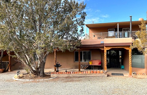 West Alameda Apartment | Spacious studio retreat in Santa Fe/5 miles to Plaza
