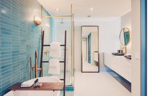 South River City Hotel | Spacious Studio Suite with Patio & Soaking Tub