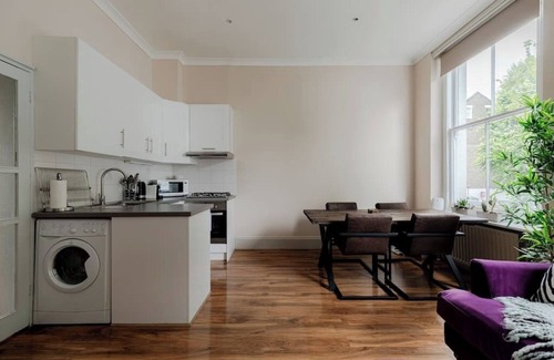 Camden Town with Primrose Hill Apartment | Spacious & stylish 1-bed flat in Primrose Hill