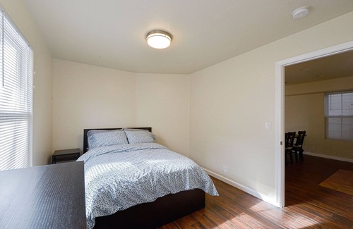 Clawson House | Spacious, Stylish 4 Bedroom Bay Area Home