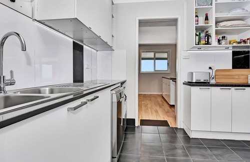 Corlette House | Spacious, Stylish home with panoramic waterviews
