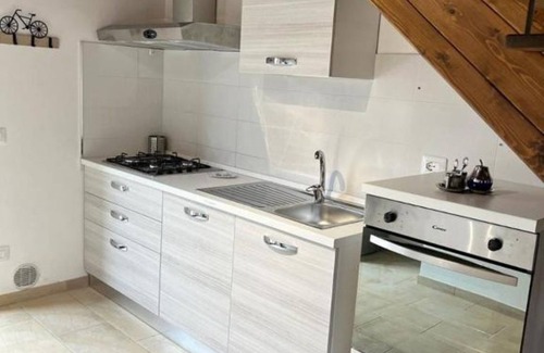 Villa Latina Apartment | Spacious & Stylish apartment- sleeps 6- WIFI